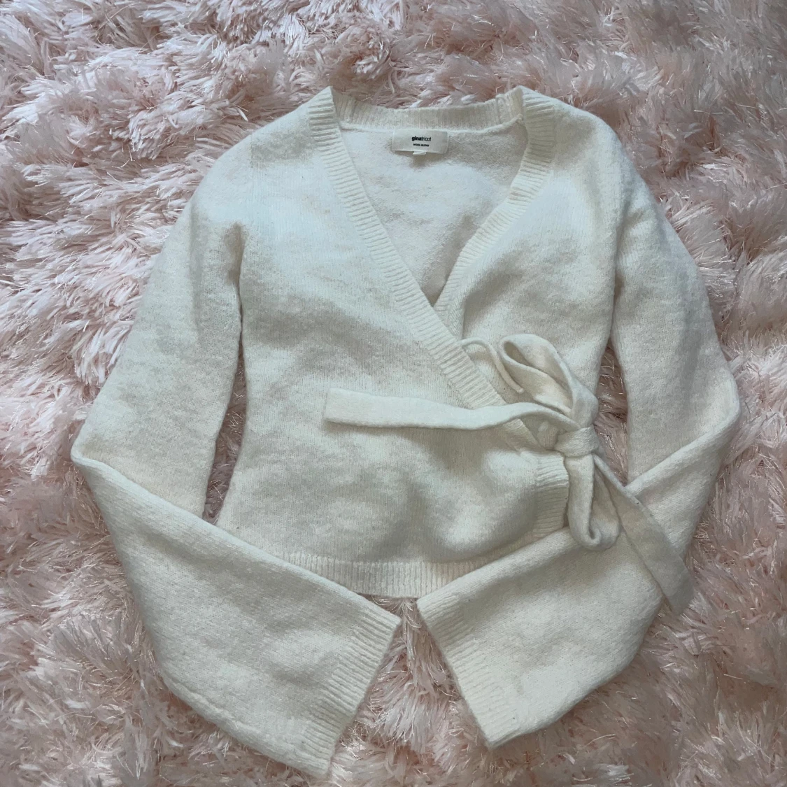 omlottkofta med knyt från Gina Tricot