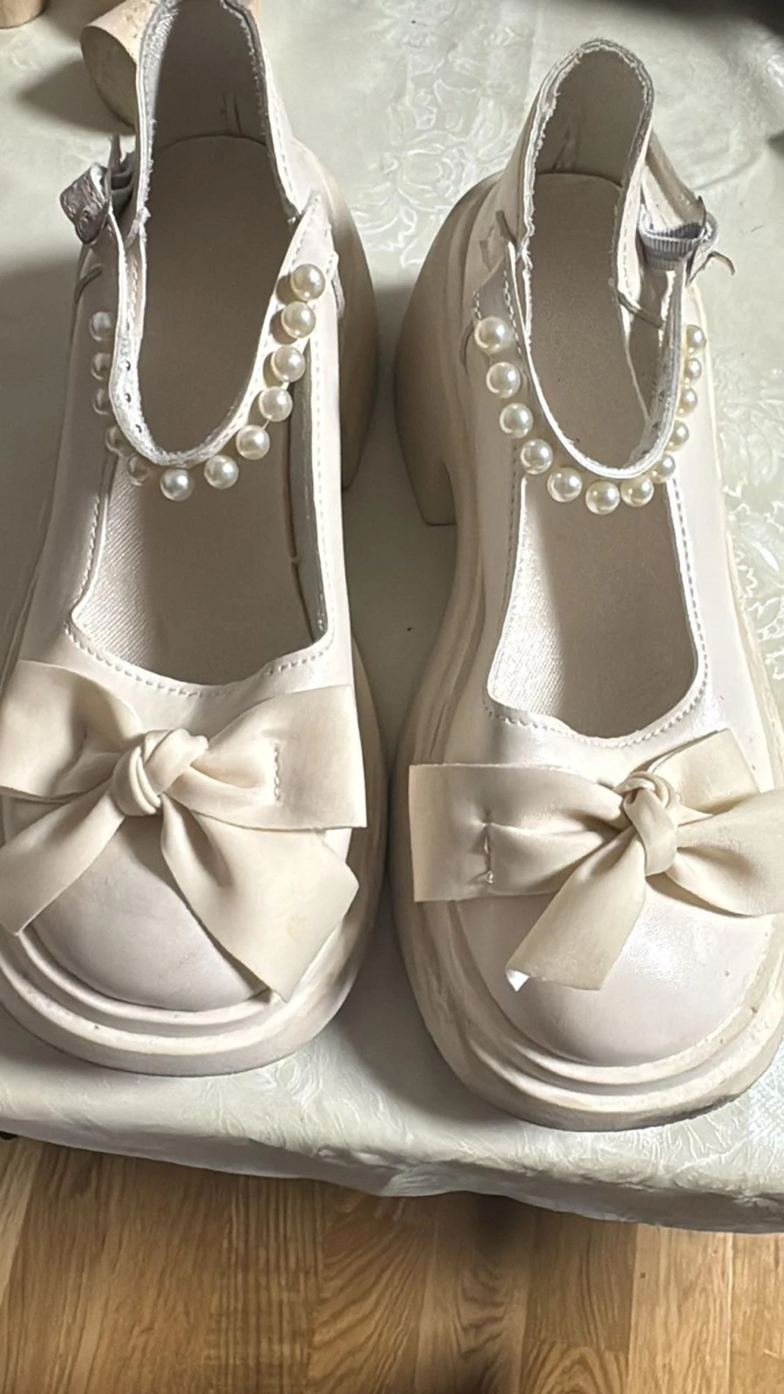 En jätte fin vit Mary Janes 