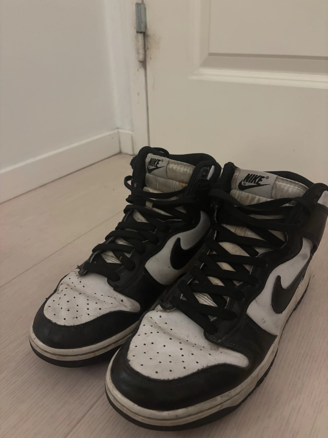 Nike Dunk High svart/vit sneakers - 1