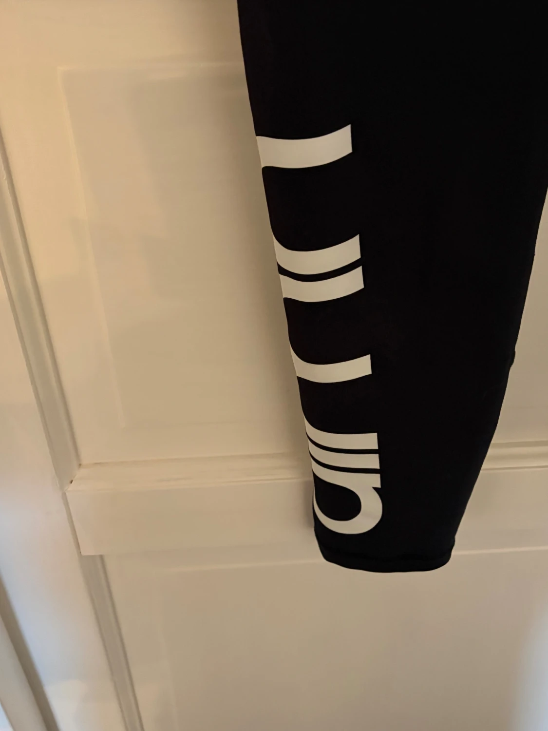 Svarta leggings från Aim'n - 1