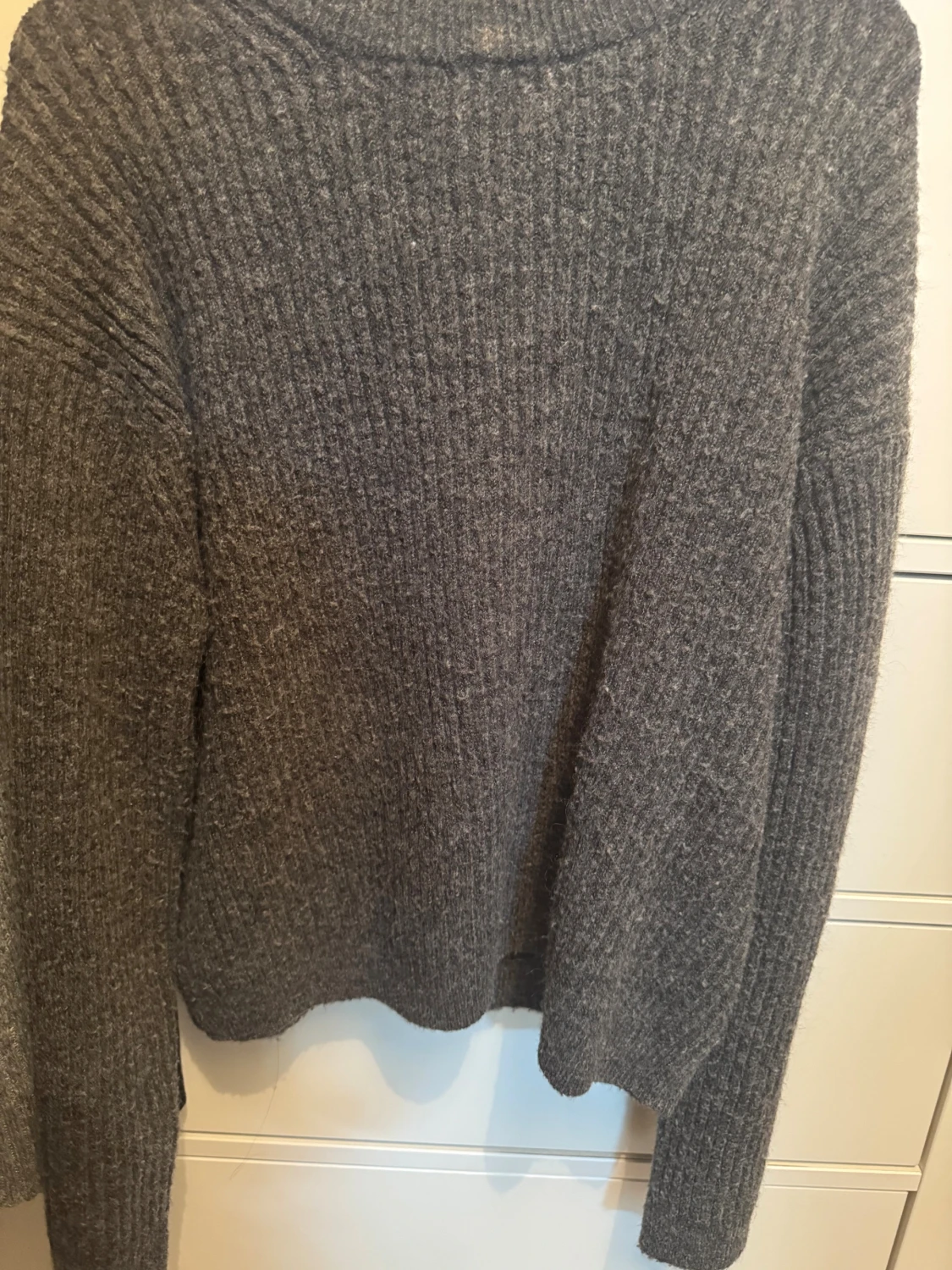 Grå stickad tröja från H&M