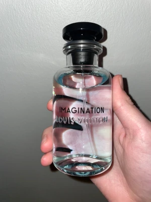 Söker Louis Vuitton parfym - Söker lv parfym byte eller sälj, allt av intresse mängd spelar inte roll