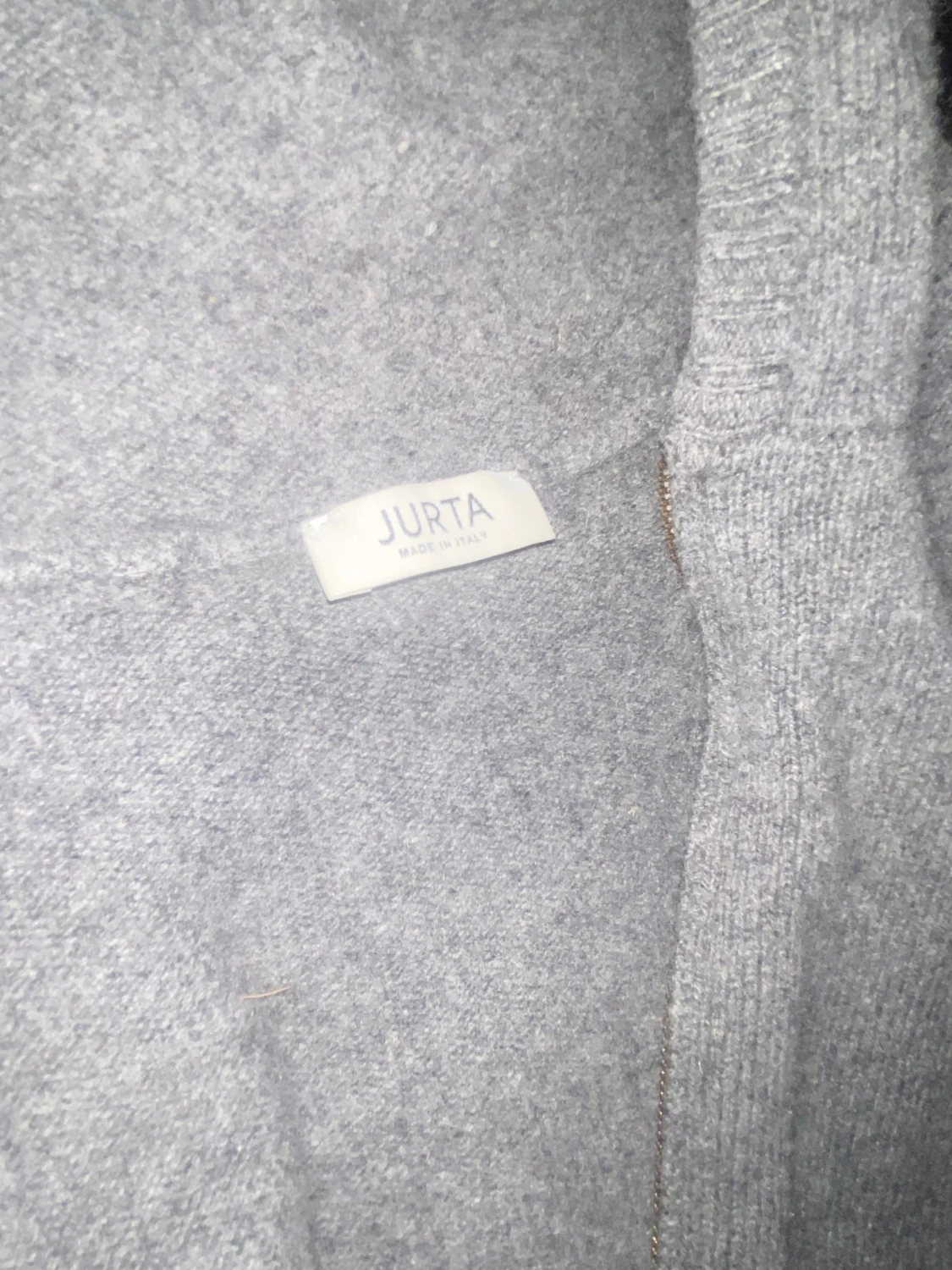 Grå hoodie från Jurta med dragkedja kahshmir  - 2