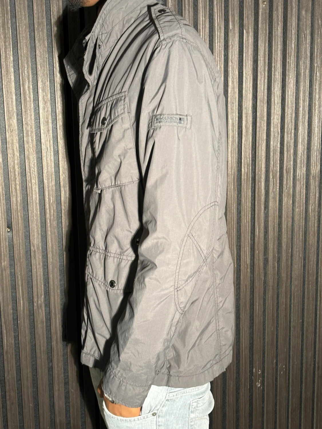 Grå vindjacka från Woolrich - 2
