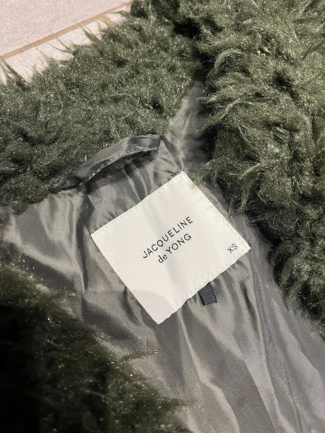 Grön ”pälsjacka” från Jacqueline de Yong - 2