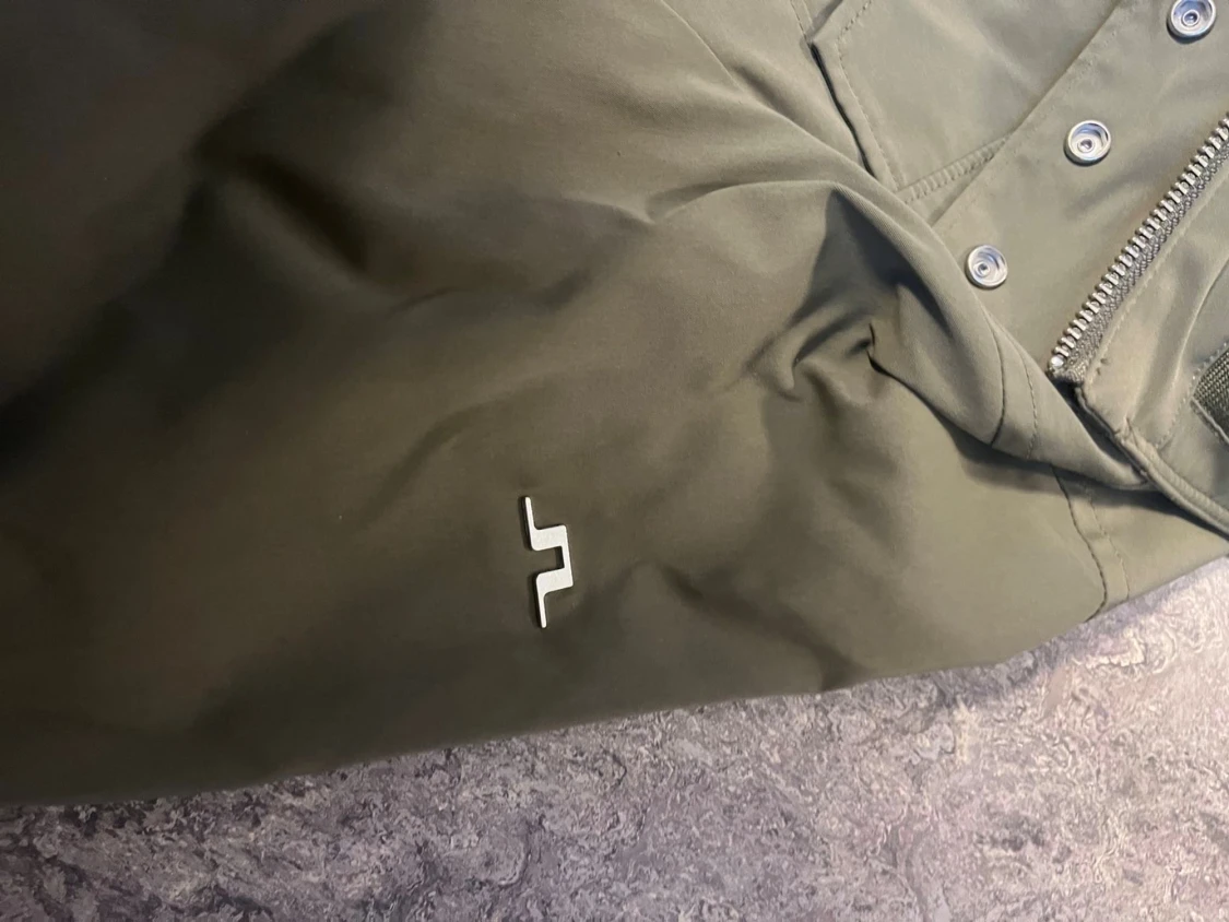Olivgrön field jacket av J.Lindeberg - 1
