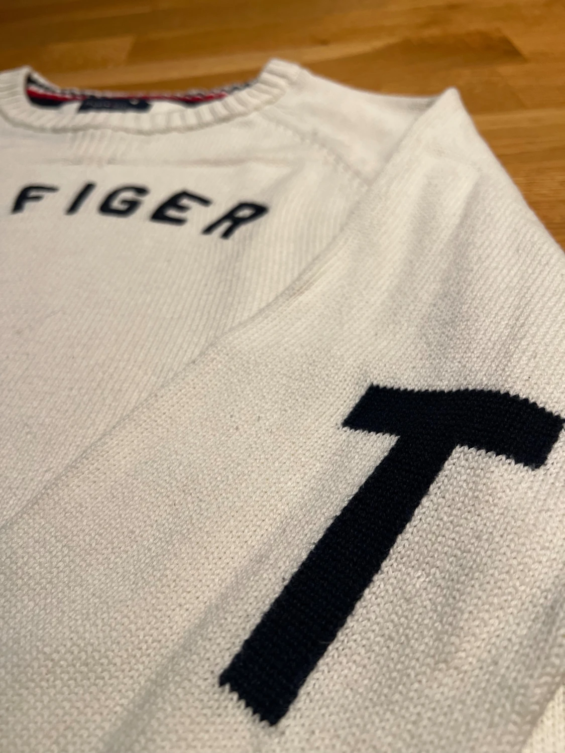 Stickad Tommy Hilfiger tröja  - 1