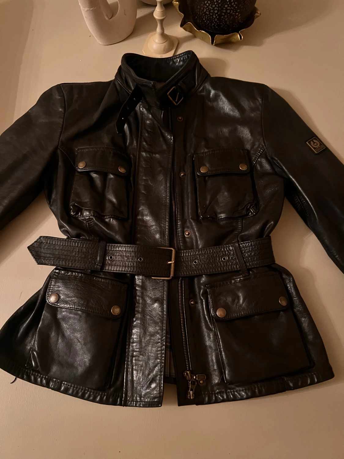 Brun skinnjacka med bälte från Belstaff