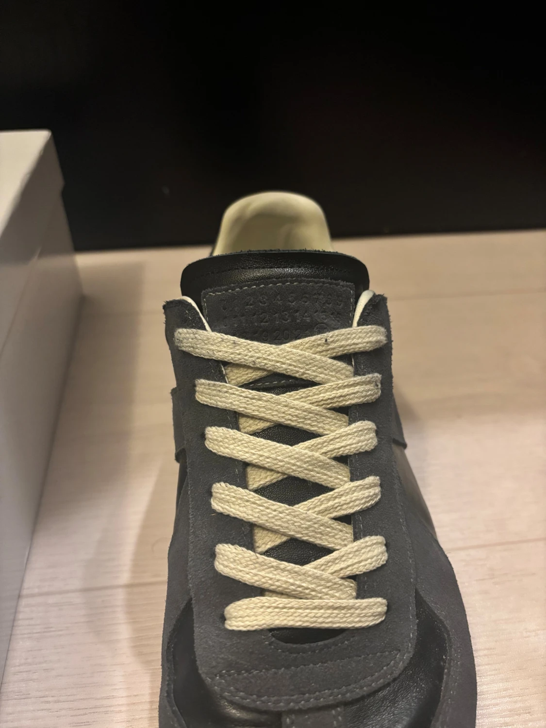 Maison Margiela mörkblå sneakers - 2