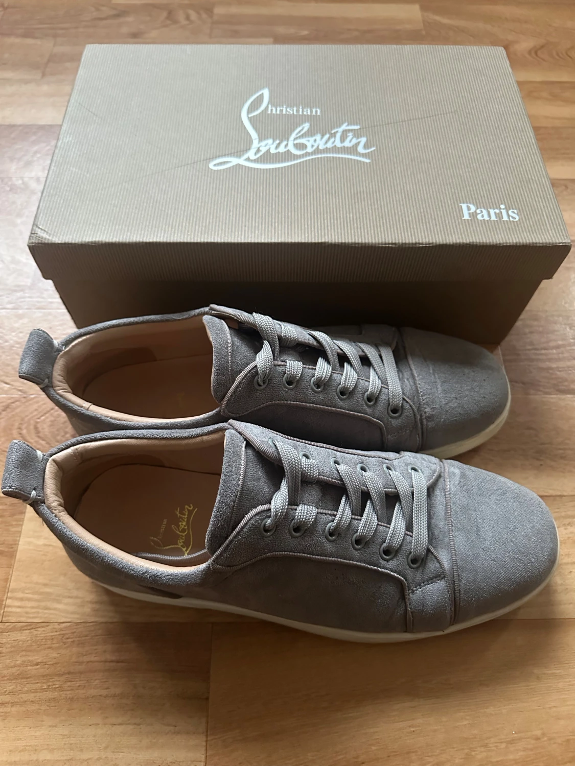 Christian Louboutins Gråa - 1