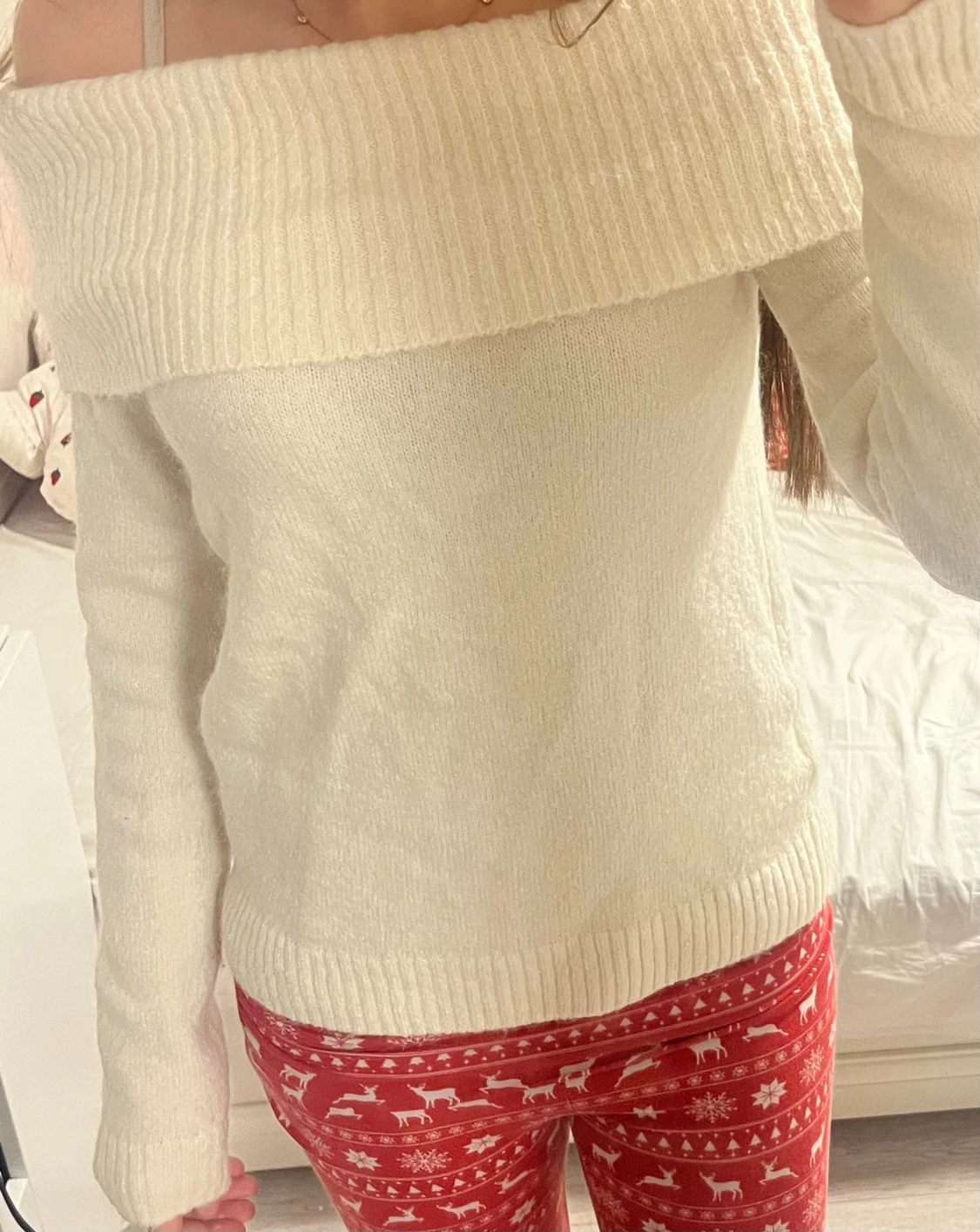 Off shoulder stickad långärmad