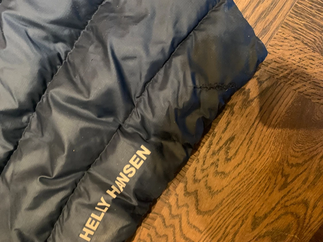 Mörkblå pufferjacka från Helly Hansen - 3