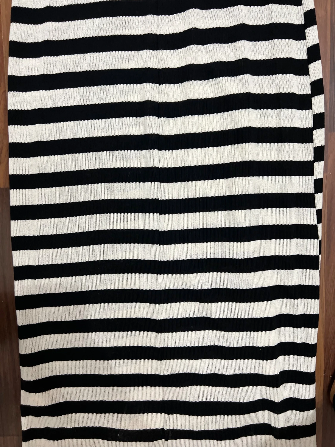 Svartvit långrandig klänning - 2