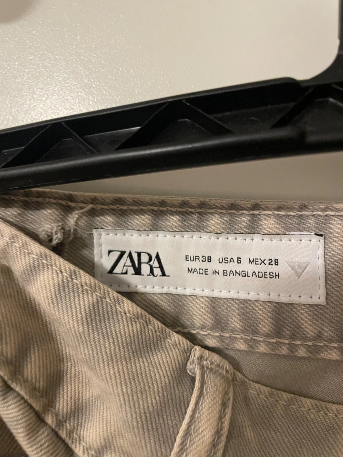Beige cargopants från Zara, strl 38 - 1