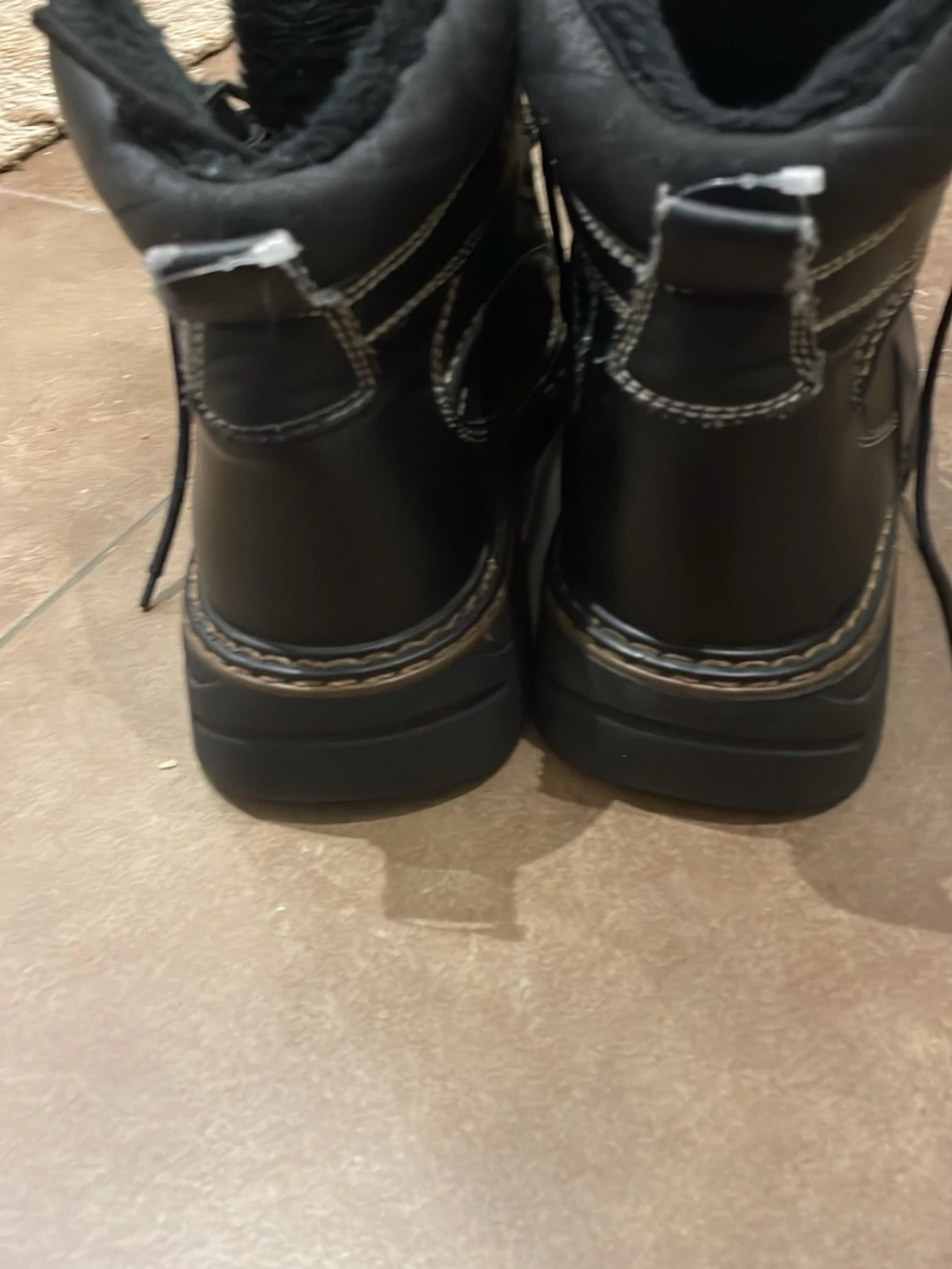 Svarta vinterkängor från Unite - 2