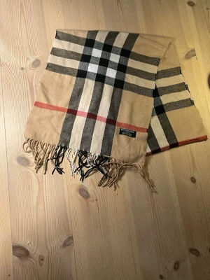 Burberrys - 5 för 750