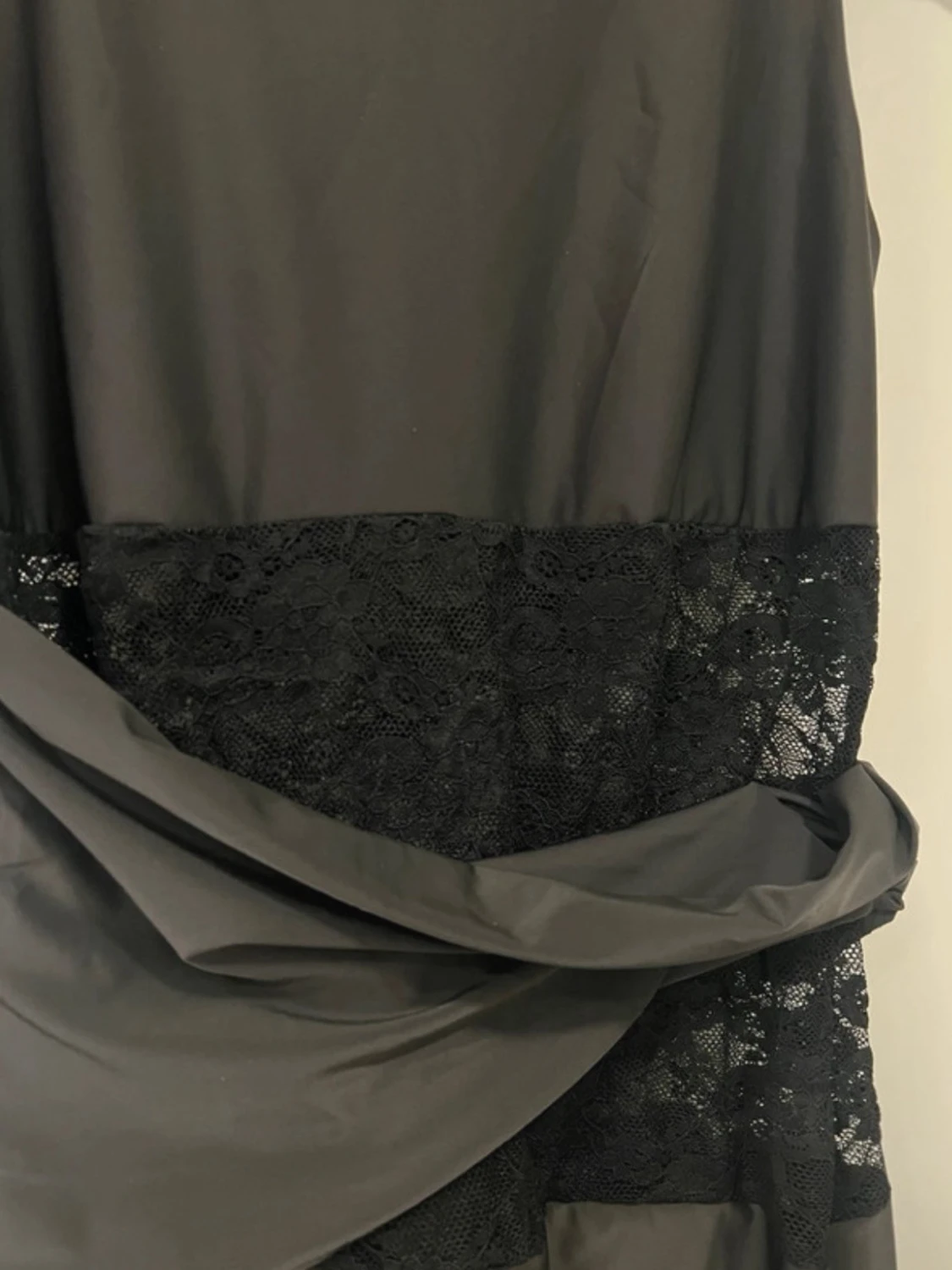 Svart spets klänning - 1