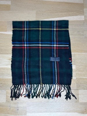 BurBerry Halsduk - BurBerry Halsduk| Storlek: NO SIZE| Skick: 9/10| Pris: 299kr| Priset går alltid att diskutera!| 