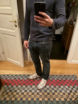 Ralph Lauren Jeans - Mörkblåa jeans från Ralph Lauren | Avklippta för att göra kortare men mycket fint skick | Storlek W31 L32 | Pris 499kr | Hör av dig vid frågor eller funderingar!🙌