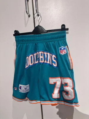 Unisex short - No issue just used once color is kinda mint green blue