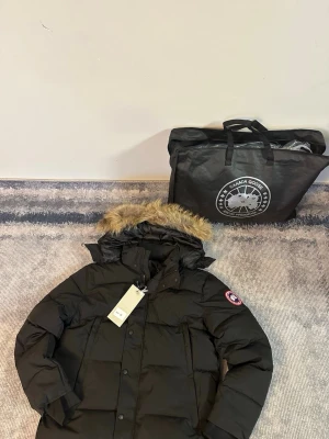 Svart Canada goose jacka storlek M - Svart Canada goose jacka storlek M
