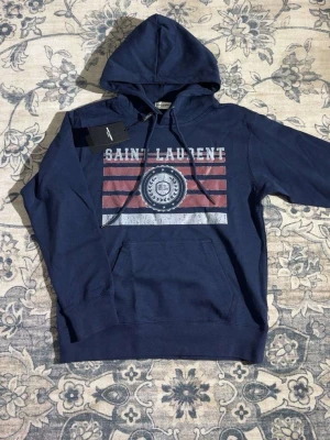 Saint laurent hoddie - Helt ny använd endast 2 gånger,kan diskuteras om priset
