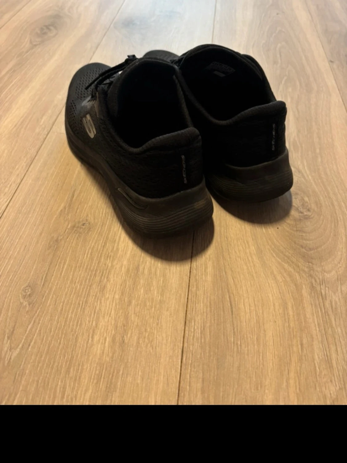 Svarta Skechers sneakers strl 39 - 2