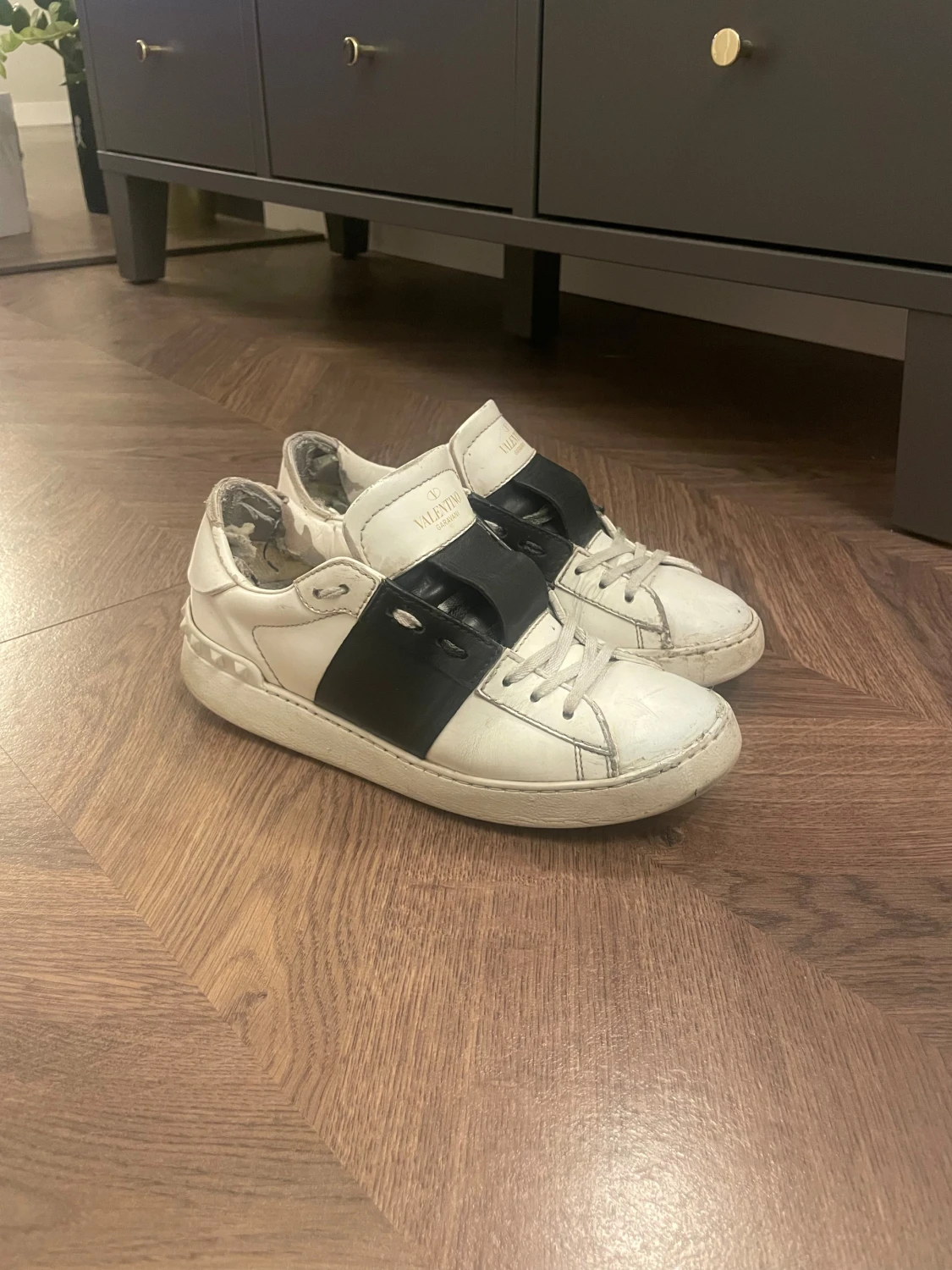 Valentino garvani oppens - 2