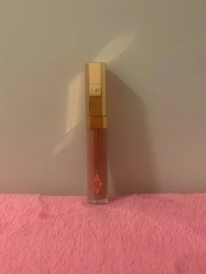 Charlotte Tilbury lipgloss i Pillow Talk - Ny och oanvänd