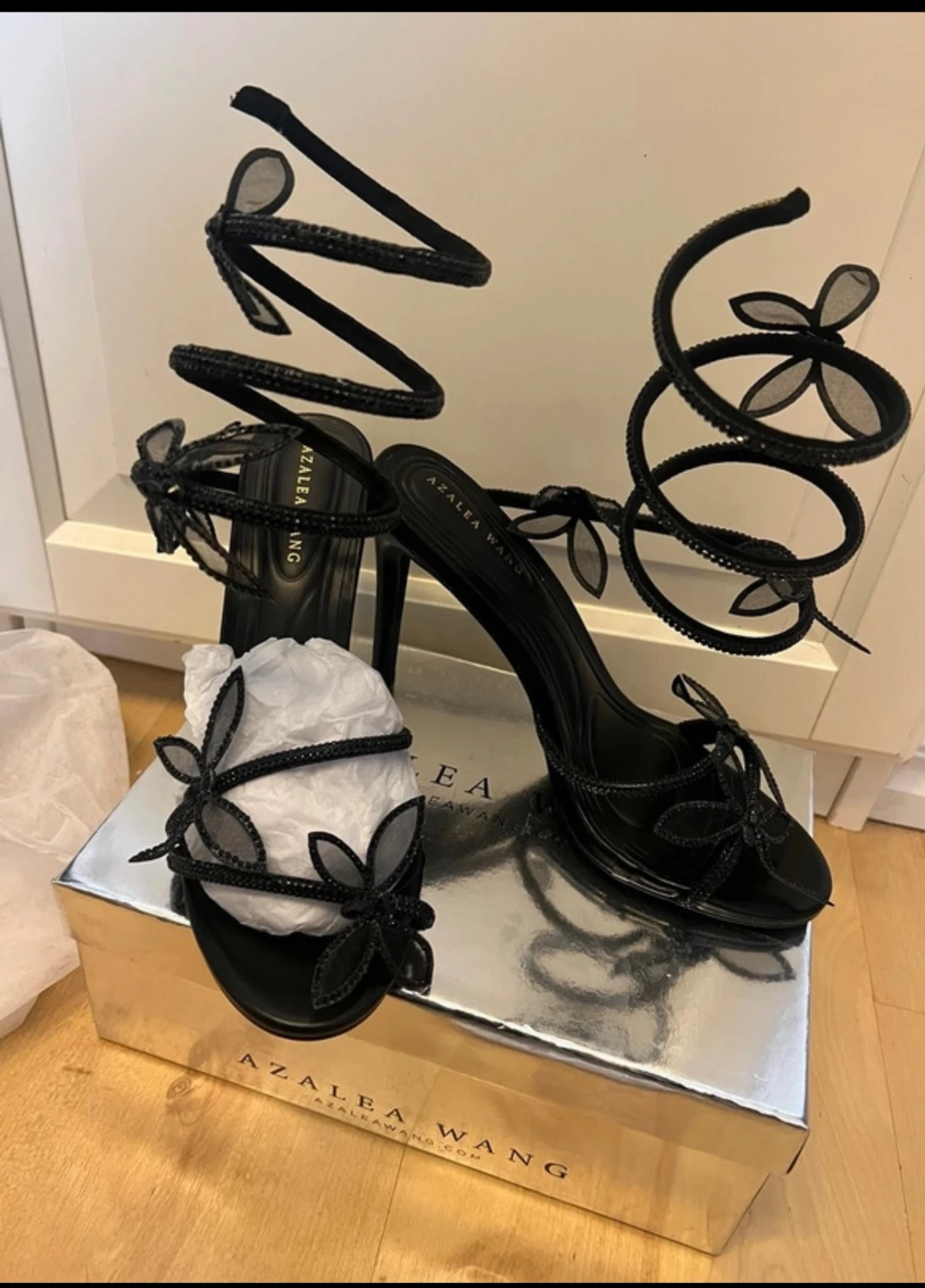 Svarta sandaler med höga klackar Azalea Wang