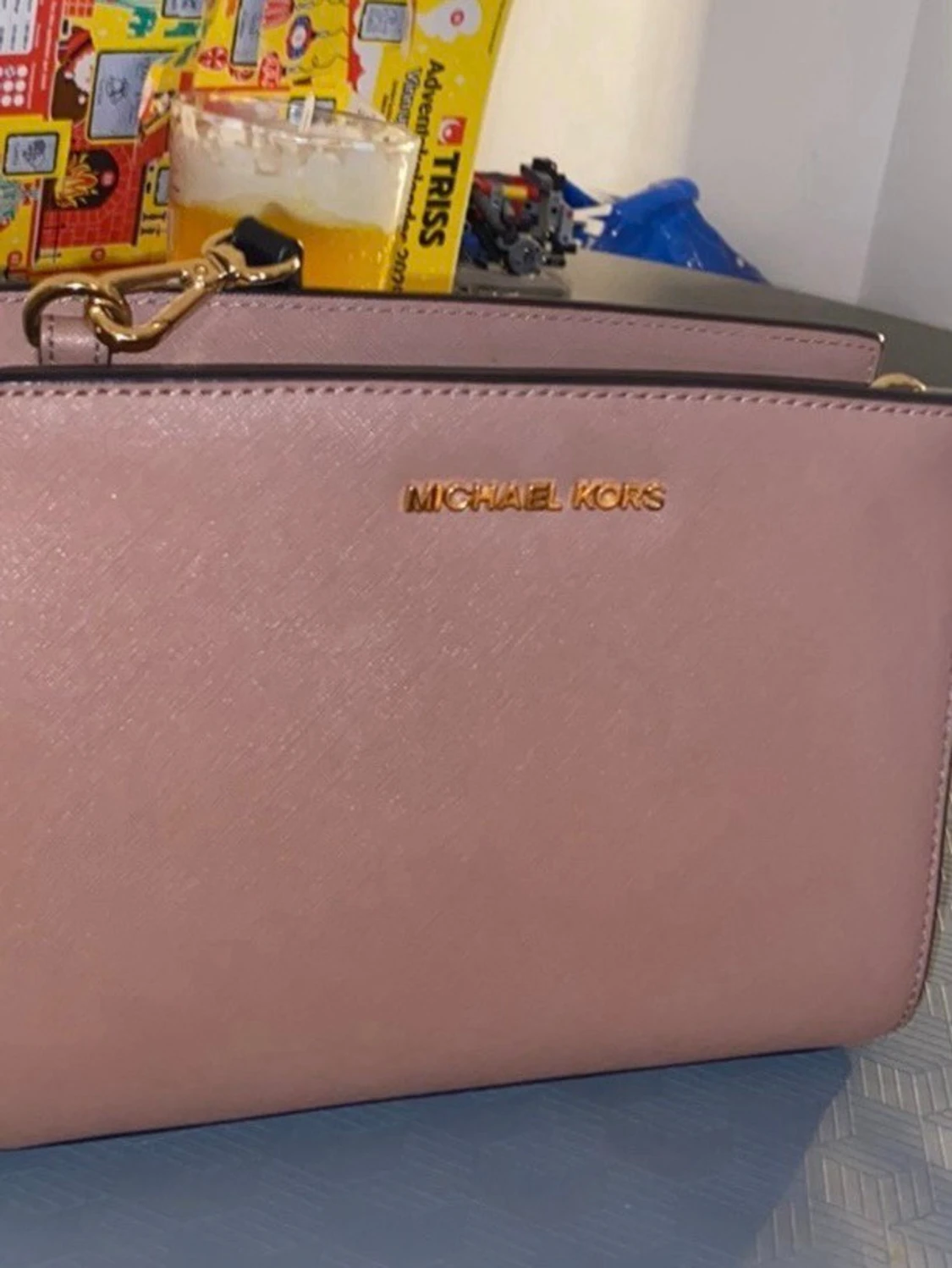 Rosa axelväska från Michael Kors