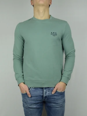 A.P.C. Sweatshirt  - A.P.C. SWEATSHIRT  Storlek : S  Passform : Normal   Användning : Tröjan är i ett fint skick utan defekter  Nypris : Cirka 2000SEK  Modellen på bilen är 182CM och väger 75KG