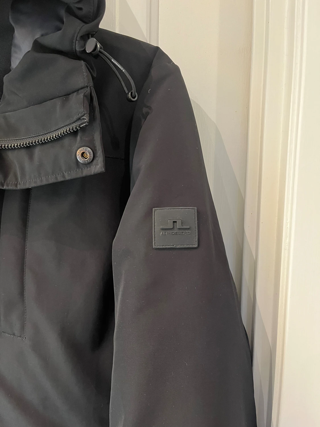 Svart dunjacka från J.Lindeberg - 1