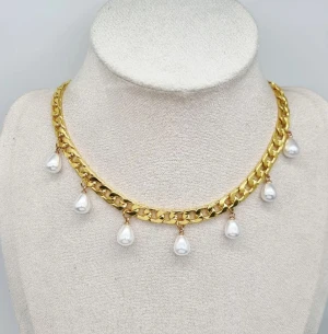 Handgjort halsband  - Rostfritt stål. Liknande Maria Nilsdotters smycke. Kedjetjocklek-8mm. ✏️Beteckningen för rostfritt stål – 201 – en lägre klass, kan reagera snabbare med vatten, parfymer och oxidera.