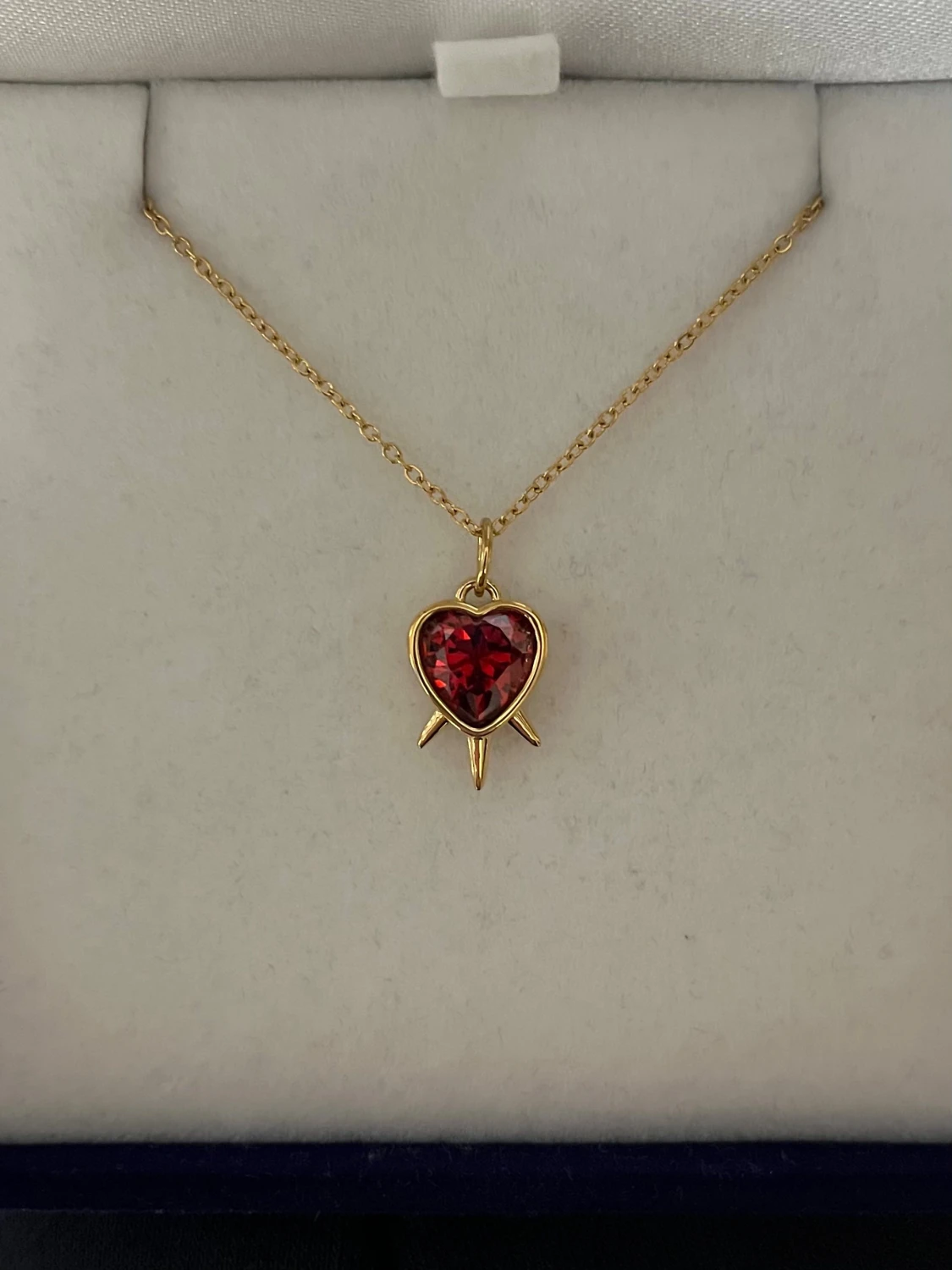 Maria Nilsdotter ”Three of Swords” inspirerat halsband - 1