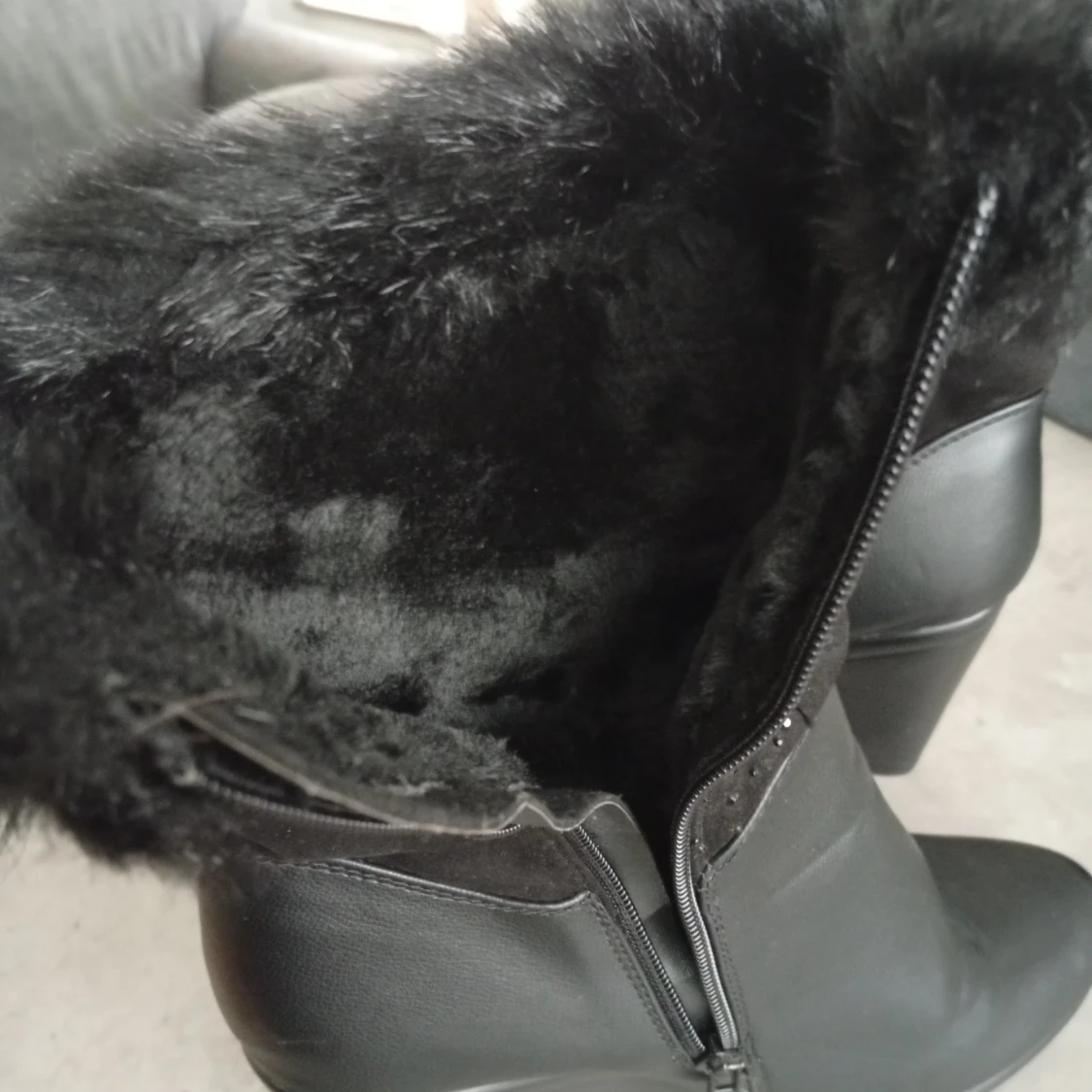 Svarta boots med päls och klack - 4