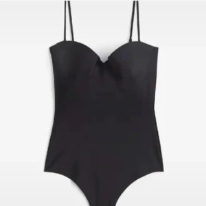 HM body - Populär HM body, nyskick och supersnygg!