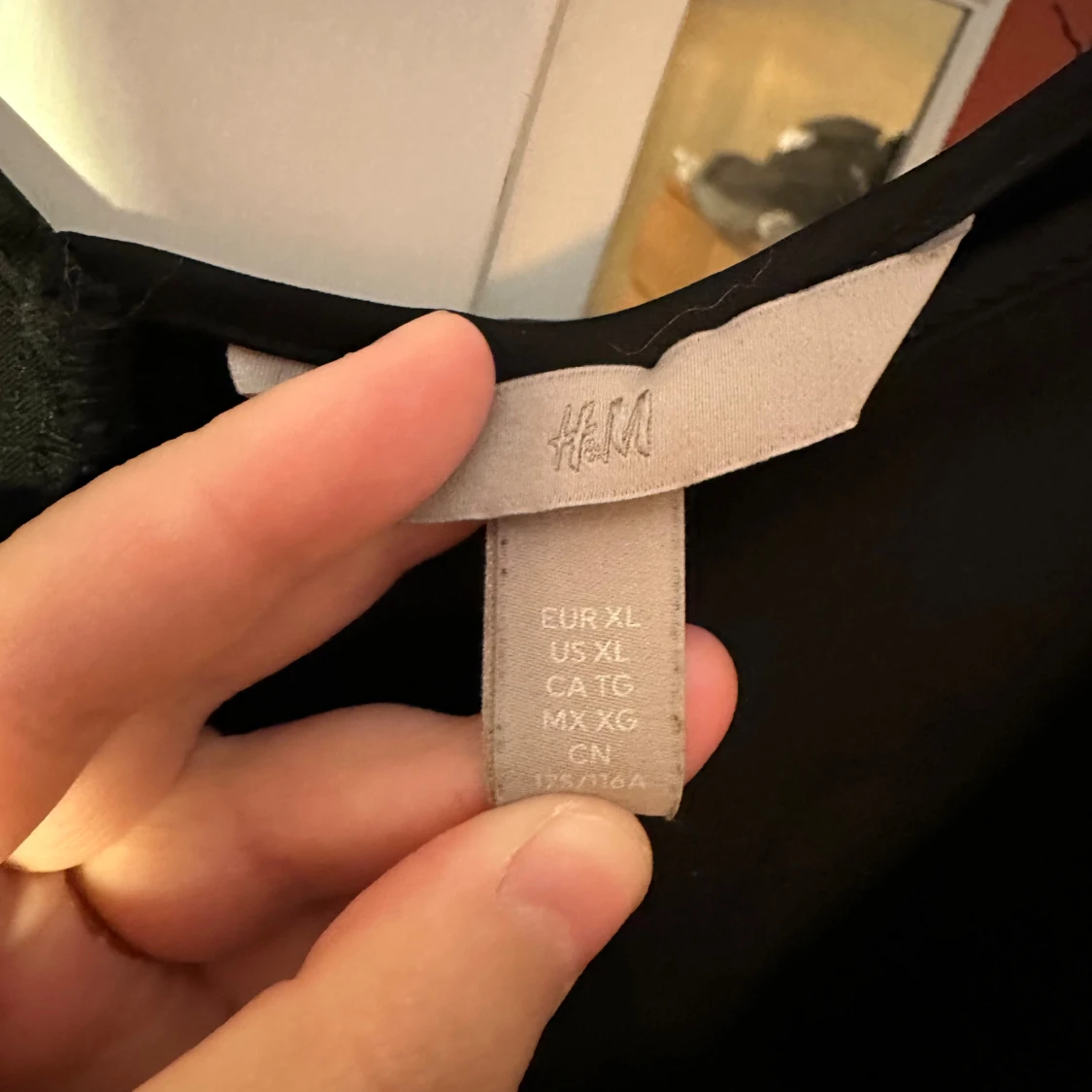 Svart satin linne från H&M strl: XL - 3