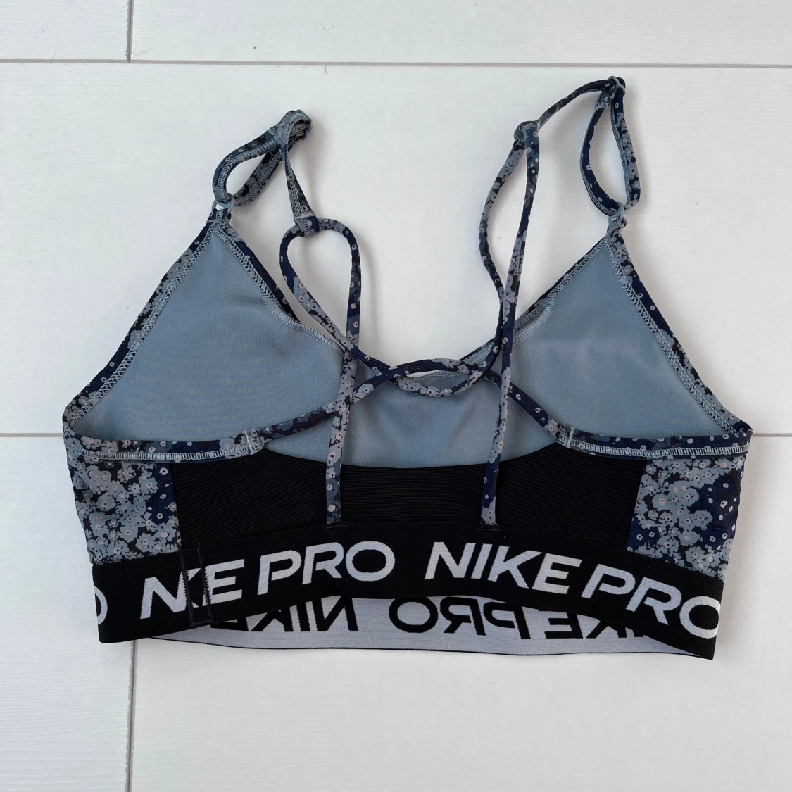 Nike Pro blommig träningstopp XS - 1