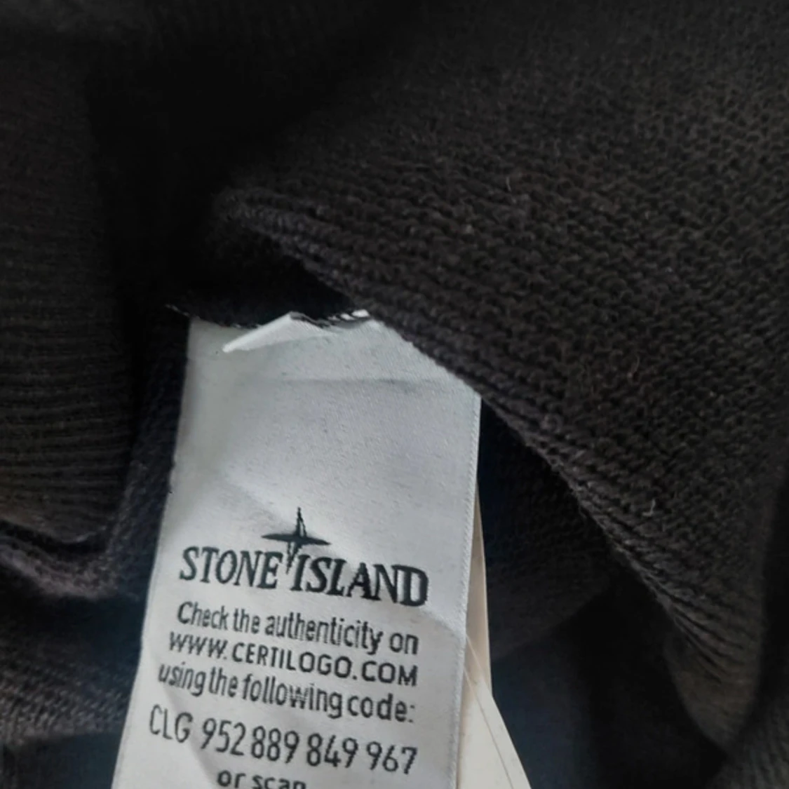 Svart sweatshirt från Stone Island - 4