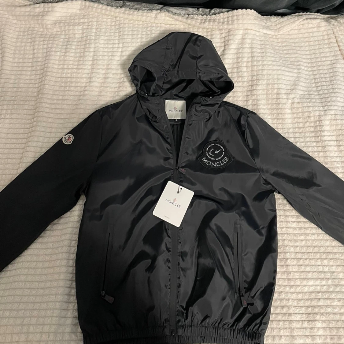 Svart vindjacka från Moncler