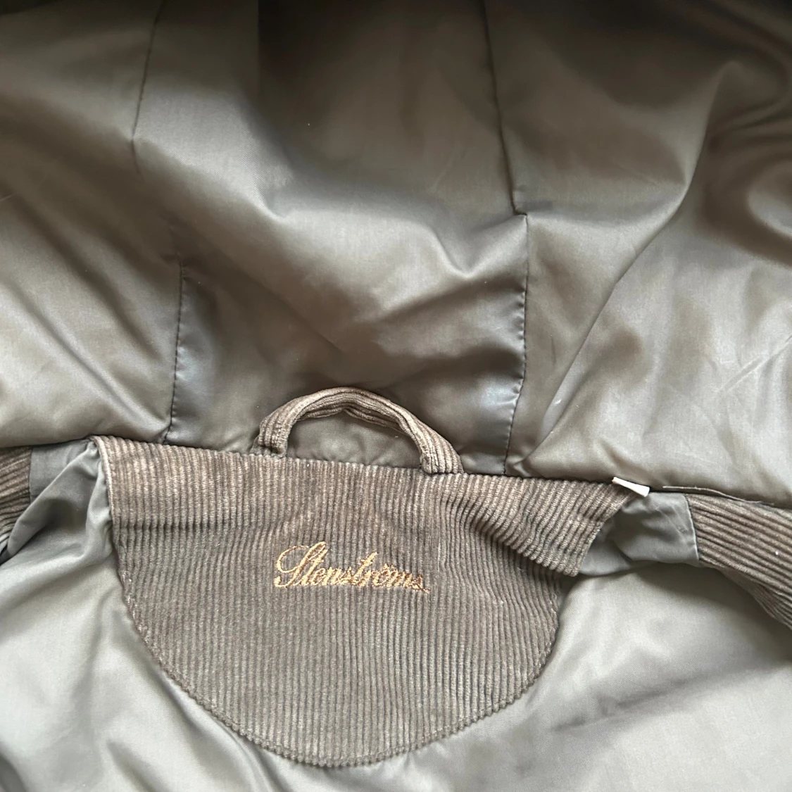 Grå quiltad dunväst från Stenströms - 2