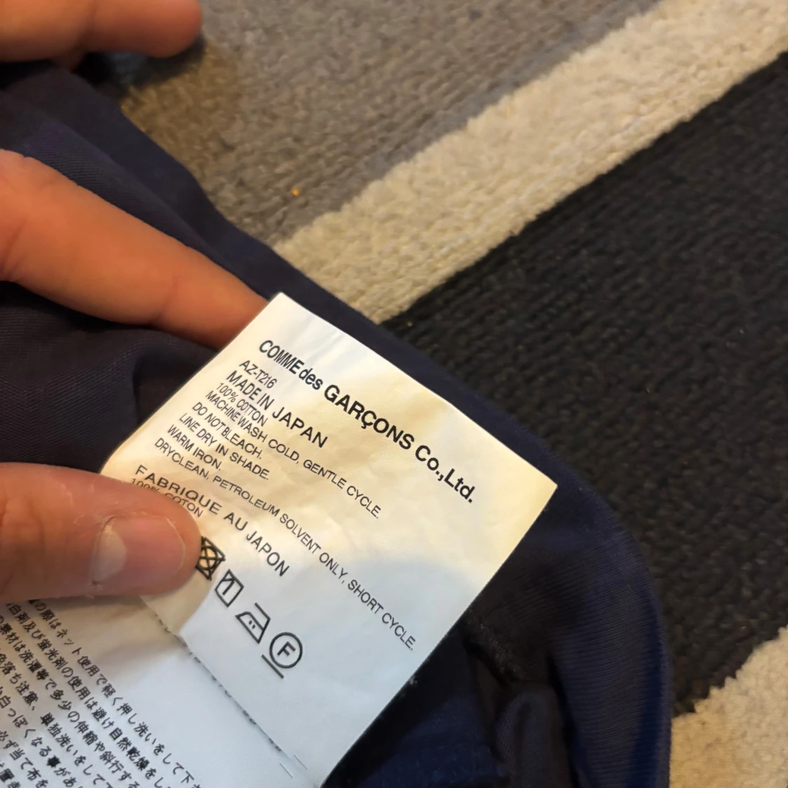 Comme des Garçons tshirt - navy/guld - 4