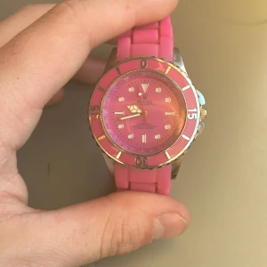 RolexSubmariner med rosa urtavla - Priset kan diskuteras vid snabb affär 