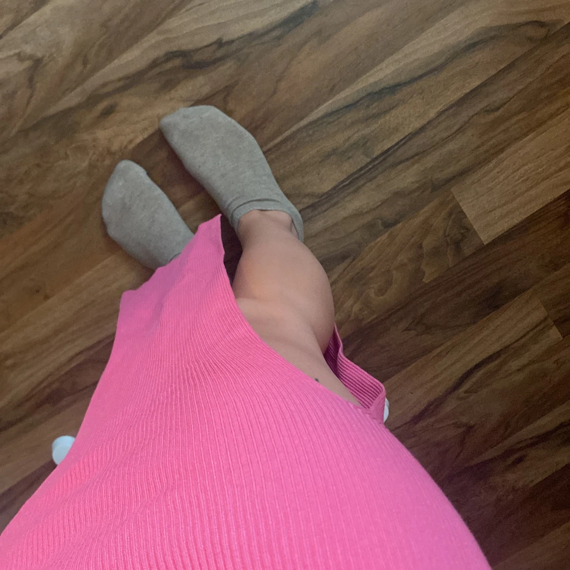 Rosa ribbad axelbandslös långklänning - 1