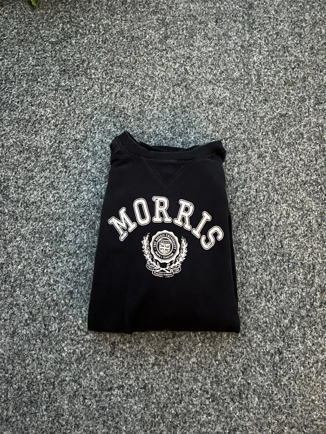 Svart sweatshirt från Morris, storlek L