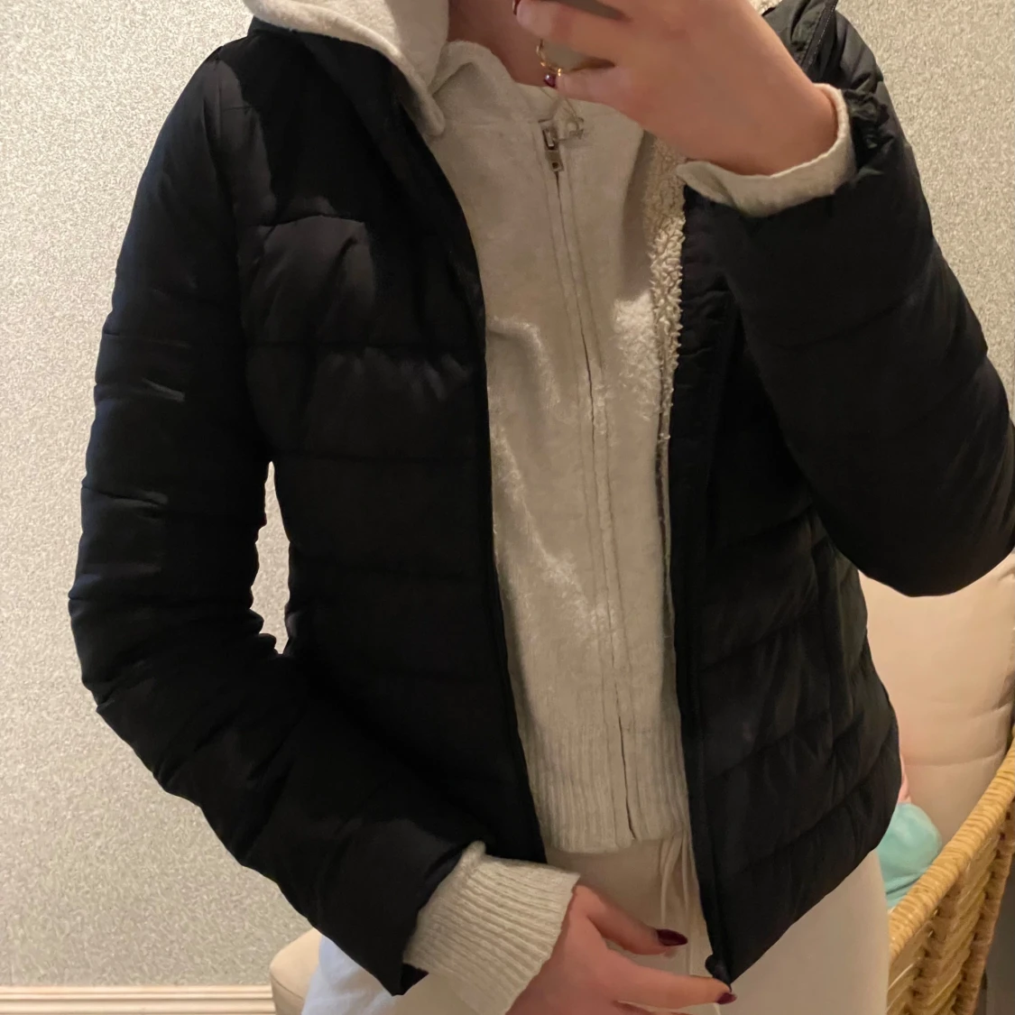 Svart pufferjacka med teddyfoder - 1
