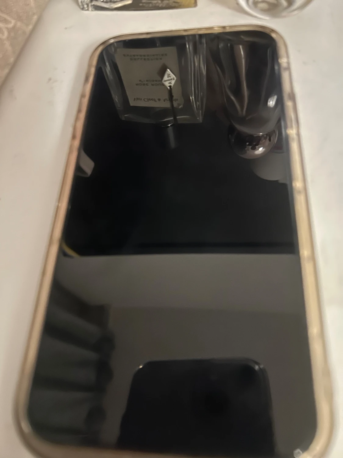 Säljer 2 iPhone 11 mobilskaler - 5