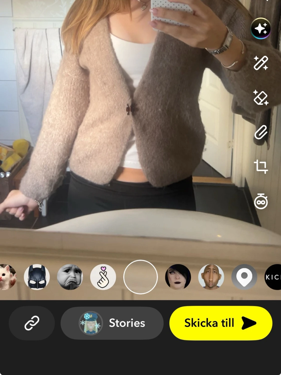 Beige stickad kofta från Lindex