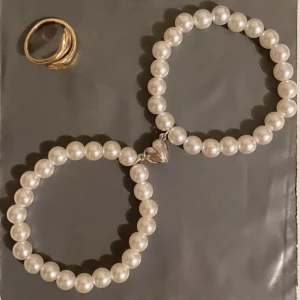 Pärl Par Armband 🫶🏼 Nytt armband görs vid varje köp! - Handgjorda av oss. Armbanden är justerbara, köp sker via DM  💓